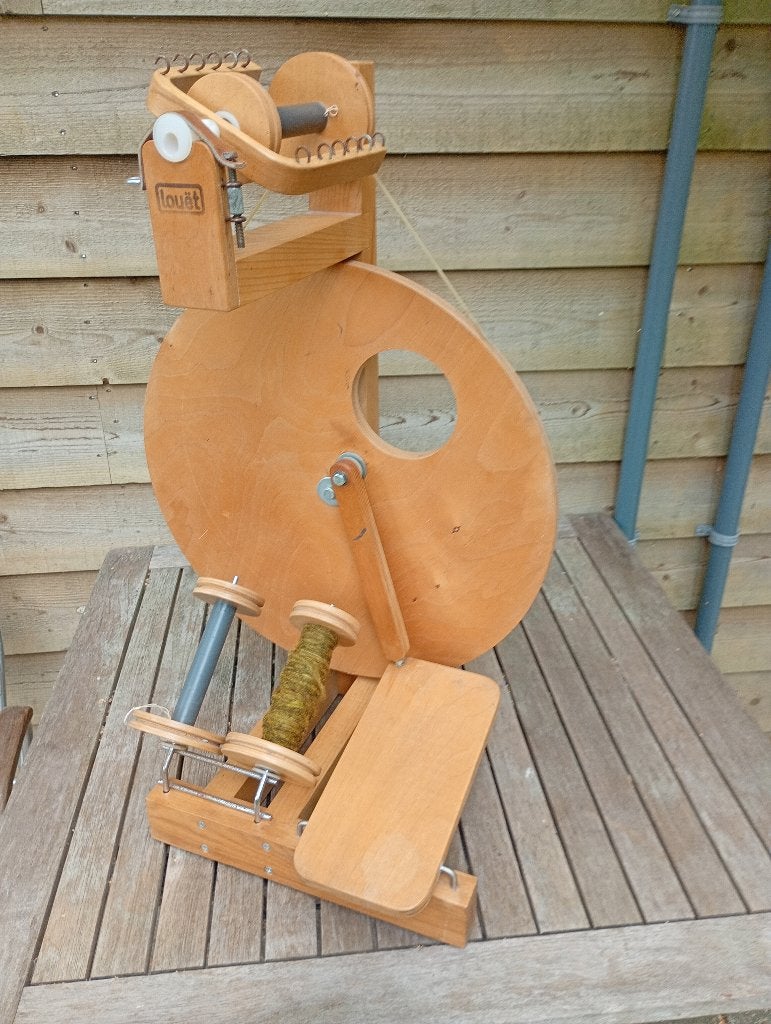 LOUET spinnewiel, Hobby en Vrije tijd, Spinnewielen en Spinnen, Ophalen, Zo goed als nieuw, Spinnewiel
