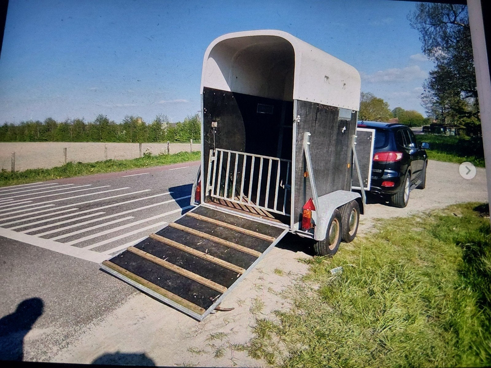 Nette onderhouden paardentrailer, Dieren en Toebehoren, Ophalen, Gebruikt, Hout, 1½-paards trailer