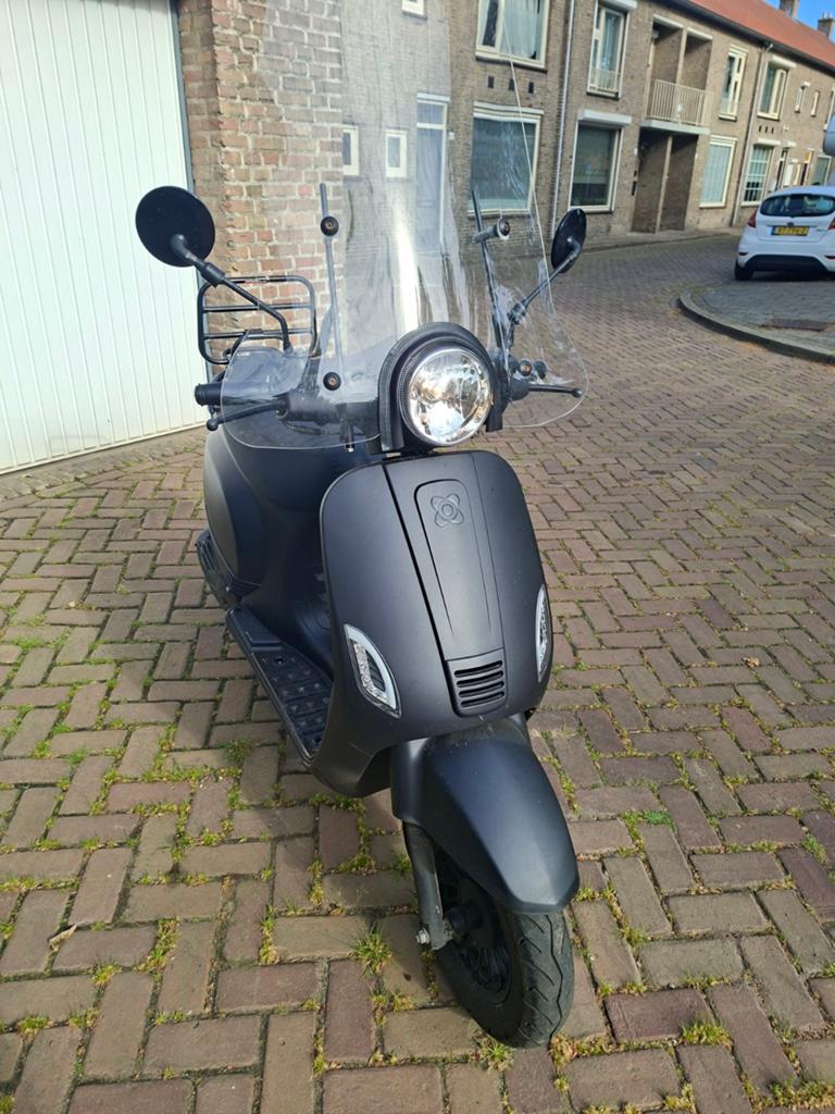 Agm vx50. Zeer nette staat 2019 geel kenteken, Ophalen, Zo goed als nieuw, Benzine
