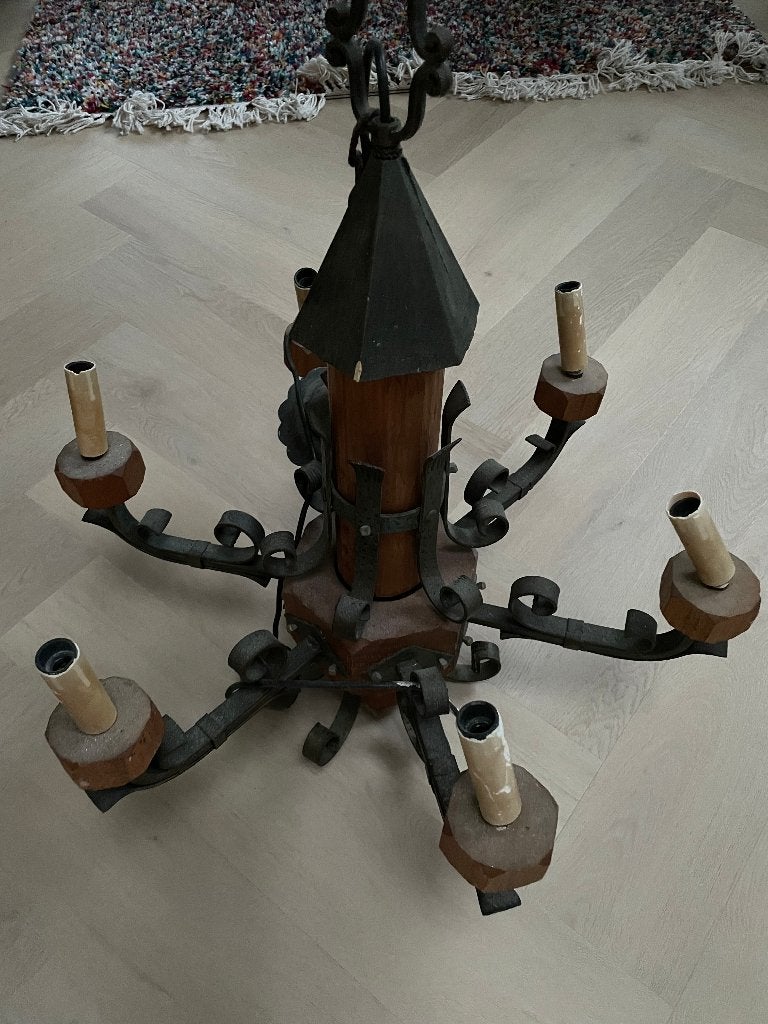 Smeedijzeren kroonluchter – 6-lichts, Spaans/rustiek stijl, Ophalen, Gebruikt, Hout, E14 (klein)