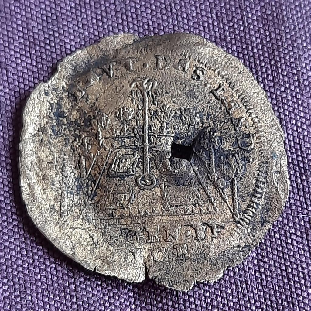 Bodemvondst Munt Ludovicus Ludwig Jeton met Gat
