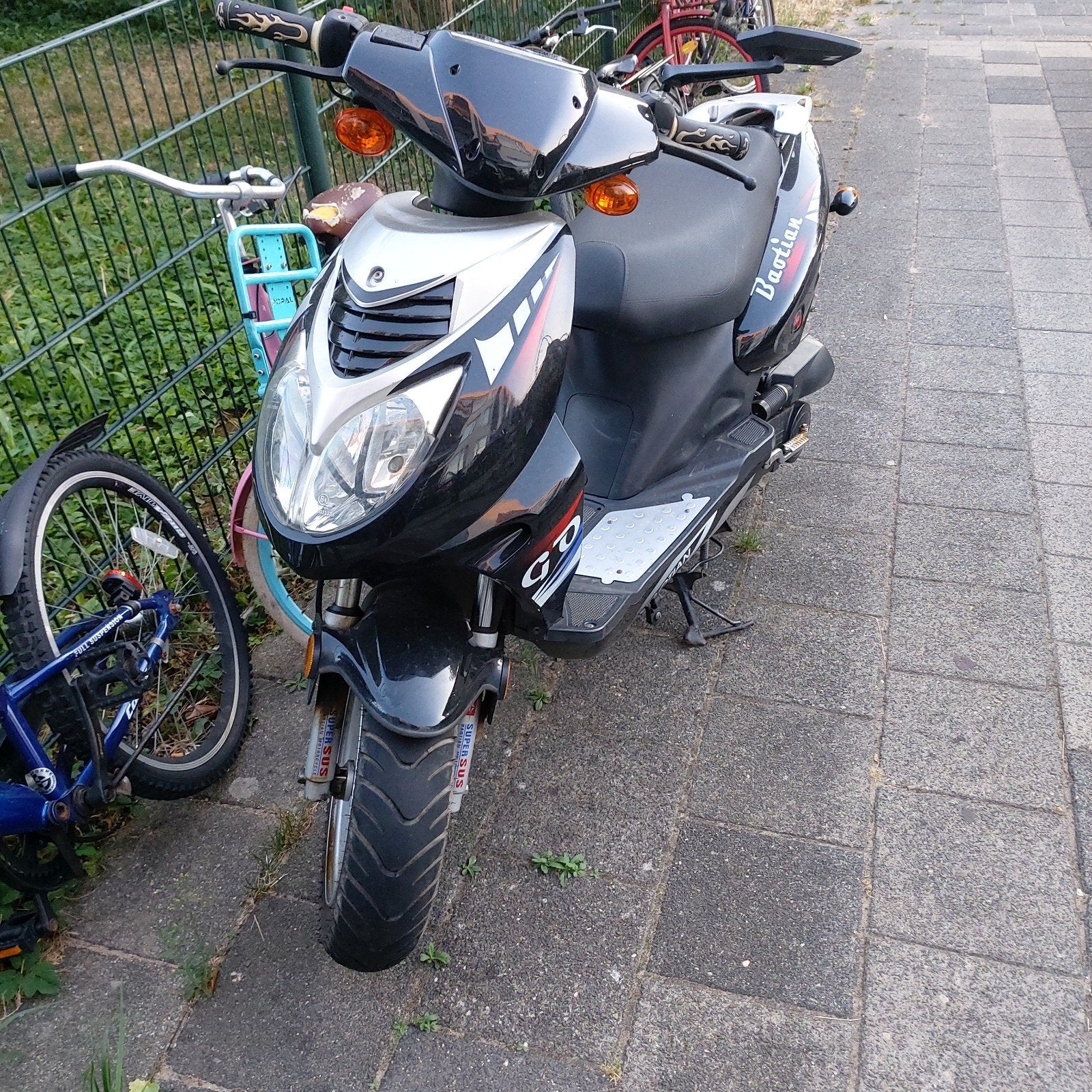 Baotian BT49QT-12C1 50cc scooter - defect / voor onderdelen, Ophalen, Gebruikt, Benzine, Overige merken