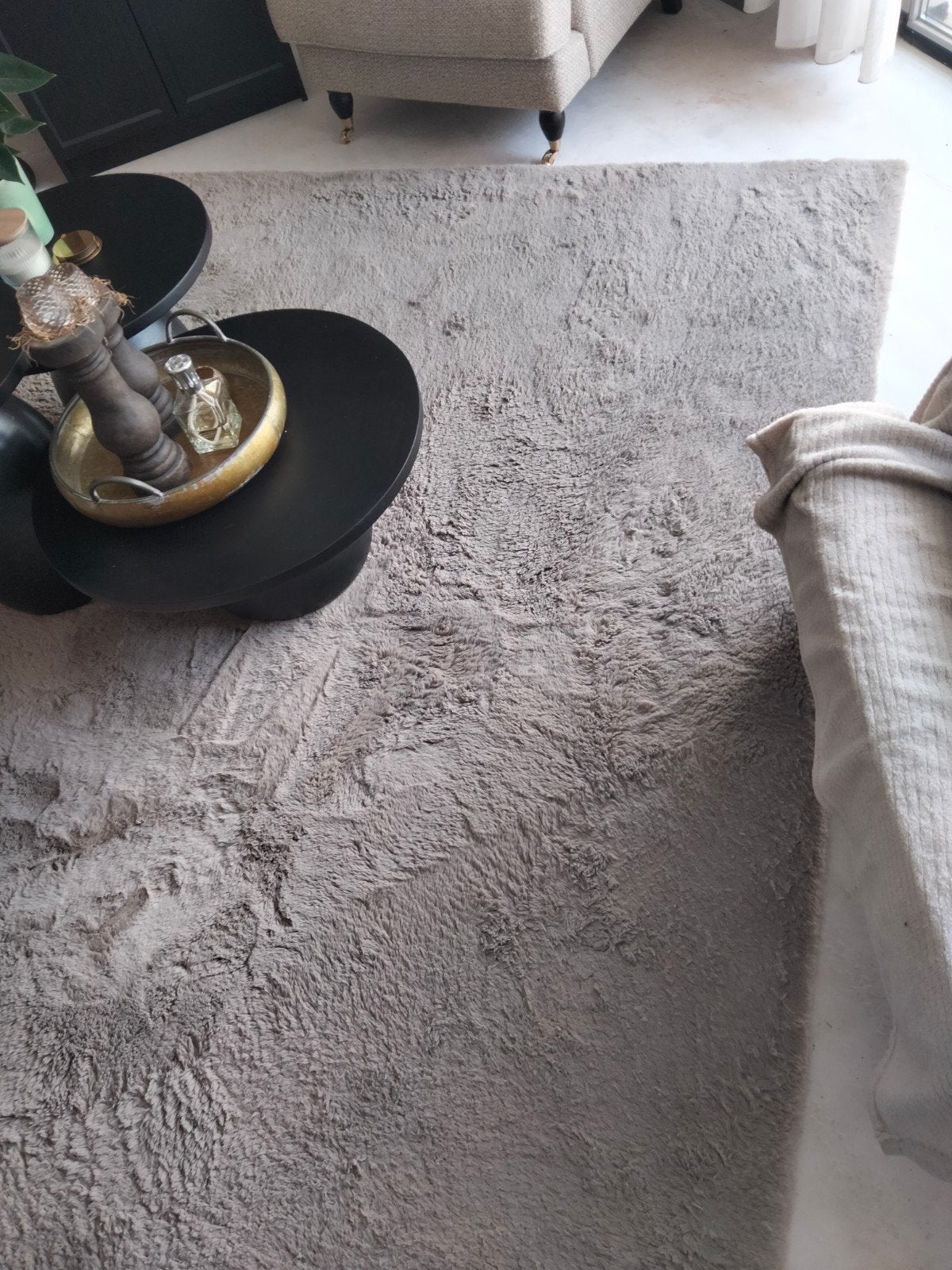 pluffy taupe kleurig vloerkleed, Ophalen, Beige, Zo goed als nieuw, 5 tot 10 m²