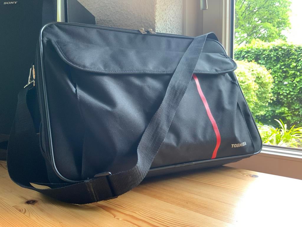 Laptoptas voor laptops tot 18,4 inch - Zwart met rode streep, Computers en Software, Gevoerd laptopvak, 17 inch of meer, Ophalen of Verzenden