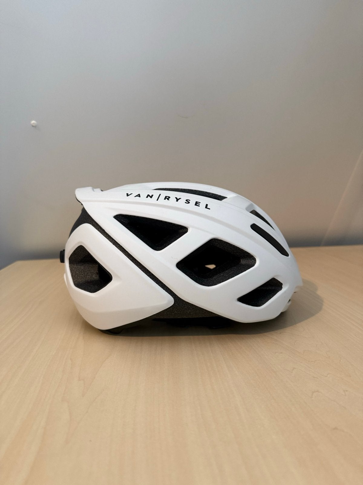 Van Rysel fietshelm - Zo goed als nieuw, Ophalen, Gebruikt, Helm