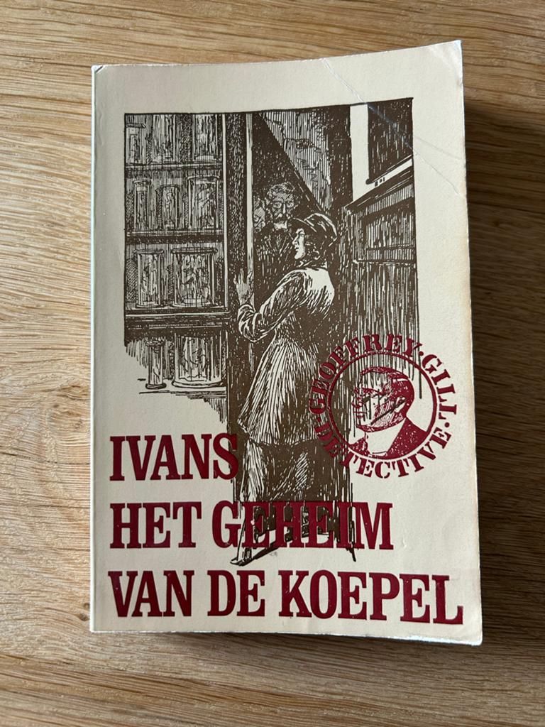 Ivans: Het Geheim van de Koepel - Detective Roman, Boeken, Ophalen of Verzenden, Gelezen