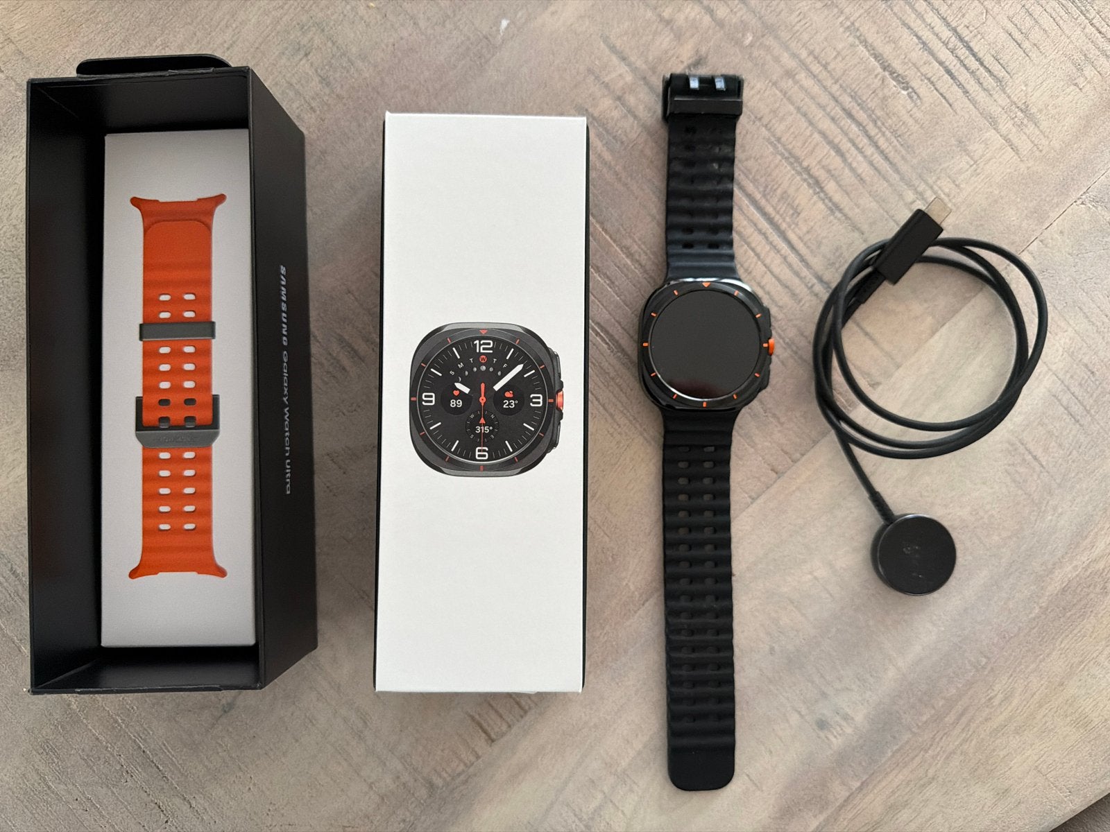 Samsung Galaxy Watch Ultra 2025 met extra bandje, Sieraden, Tassen en Uiterlijk, Smartwatches, Ophalen, Zwart, Zo goed als nieuw