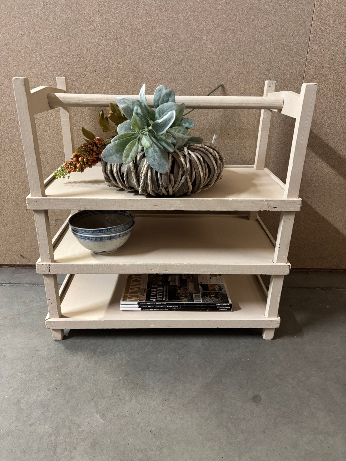 Brocante rek / vlaaienrek / etagere, Rek/stellage, Studio Larilo, Zo goed als nieuw, Hout