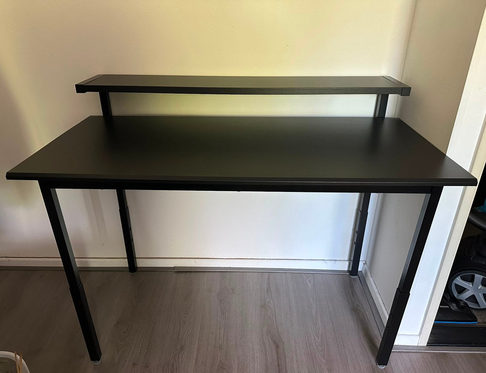 Keurige computertafel, Ophalen, Zo goed als nieuw