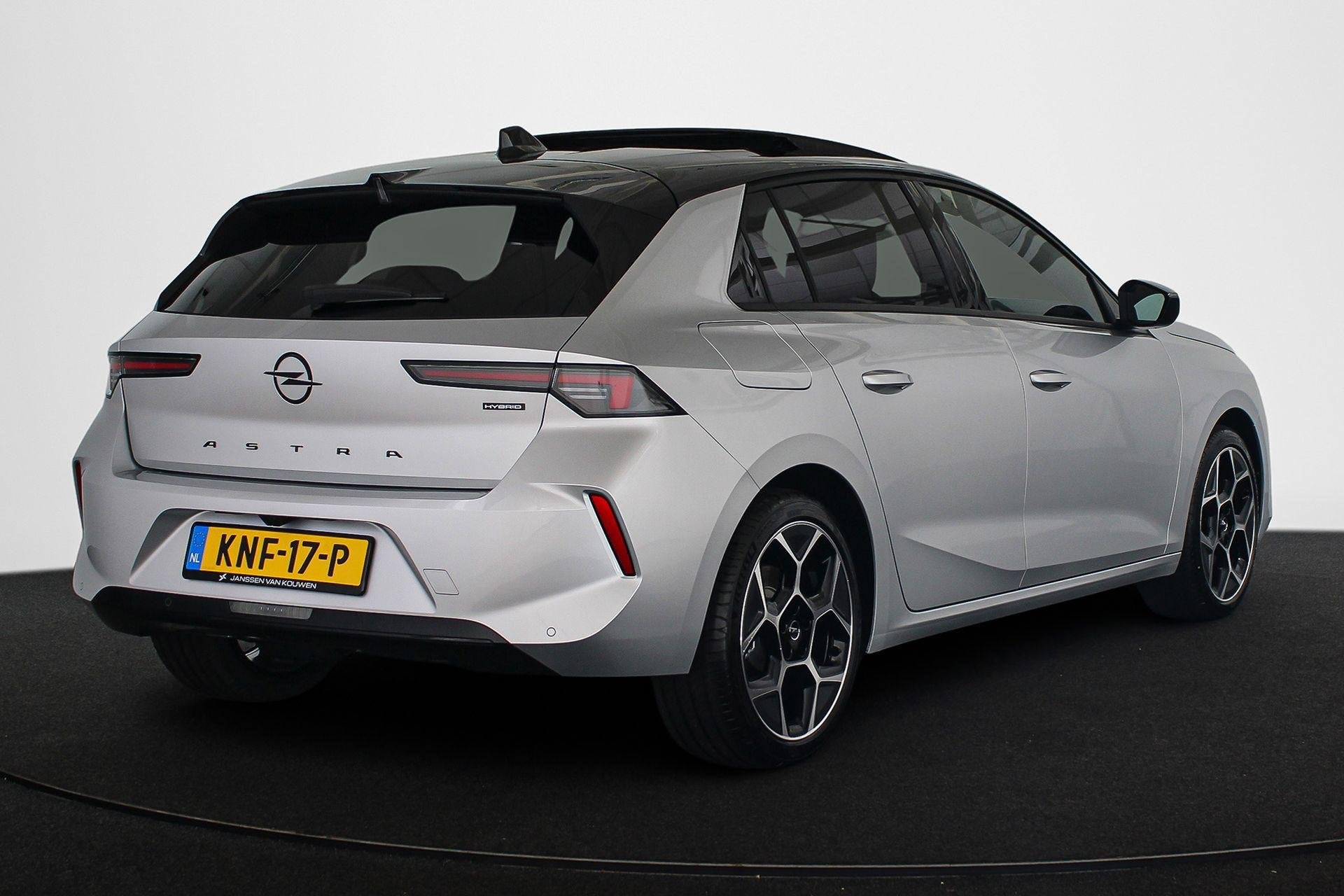 Opel Astra 1.6 Turbo Plug In Hybrid Ultimate Facelift Panora, 4 cilinders, Alcantara, 45 km/l, Te koop