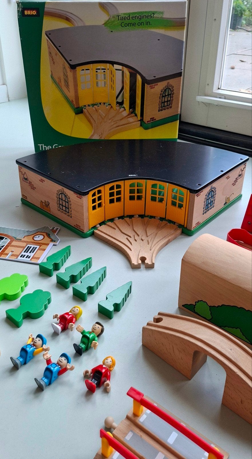 Grote BRIO Houten Treinbaan Set met Garage en Brug, Ophalen of Verzenden, Zo goed als nieuw, Duw- of Trekspeelgoed