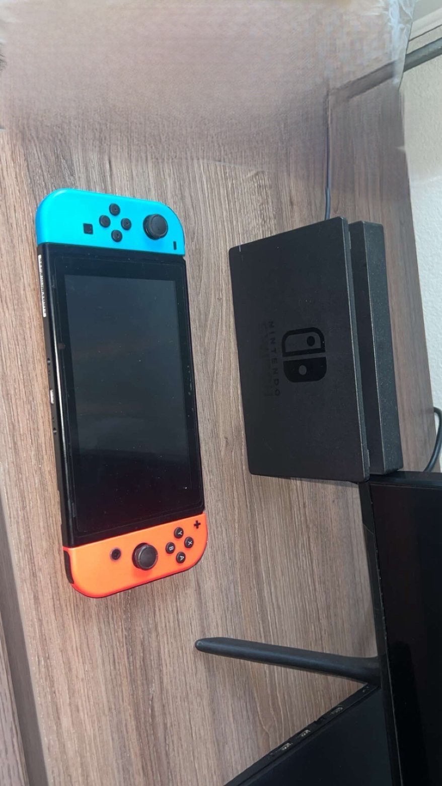 Nintendo Switch Console Neon Rood/Blauw – Goede Staat, Spelcomputers en Games, Spelcomputers | Nintendo Switch, Ophalen of Verzenden