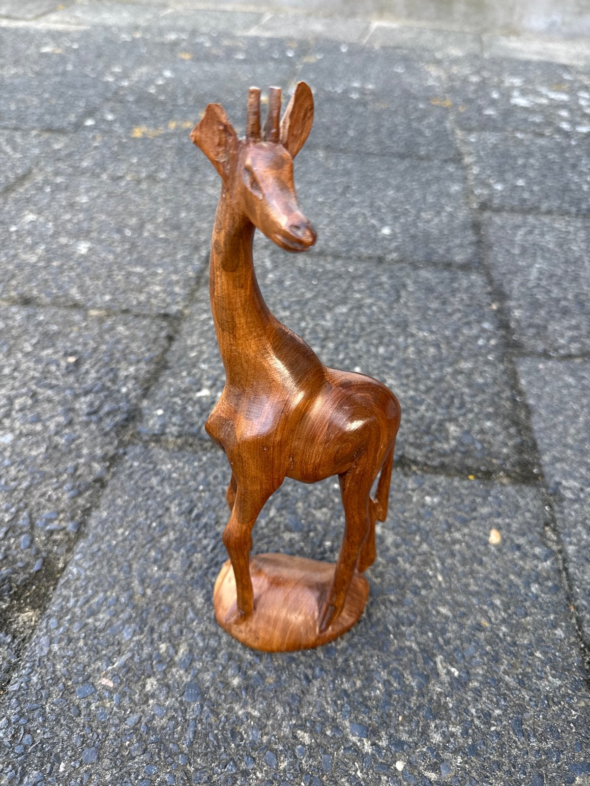 Houten Giraffe Beeldje - Handgesneden Decoratie, Ophalen of Verzenden, 20 - 50 cm, Beeld, Hout