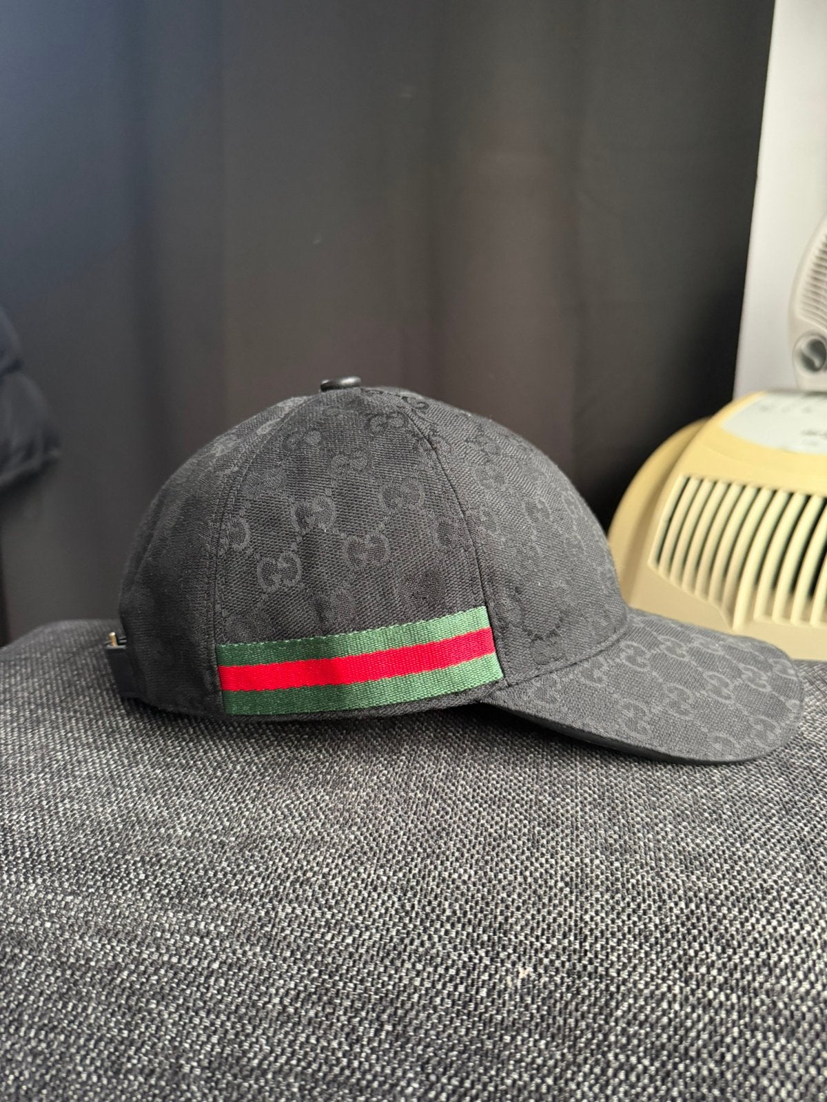 Gucci pet, Ophalen of Verzenden, Nieuw, 57 cm (M, 7⅛ inch) of minder, Pet