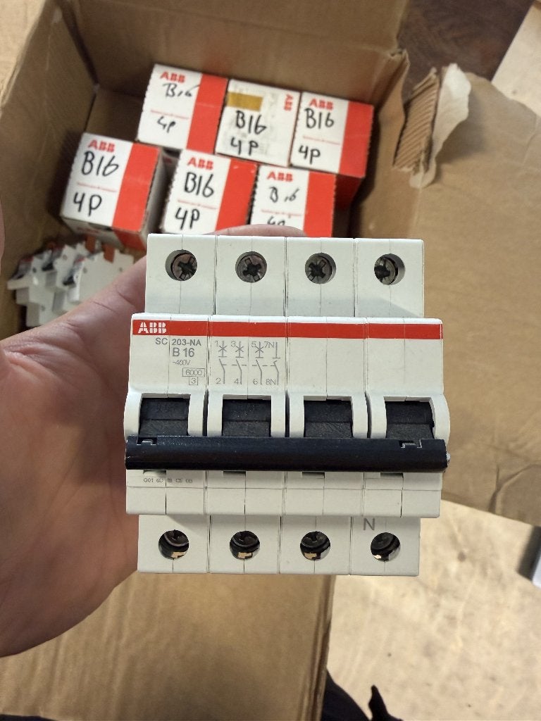 ABB installatieautomaten B16 – 1P+N & 4-polig – partij, Ophalen of Verzenden, Zo goed als nieuw, ABB, Installatieautomaat