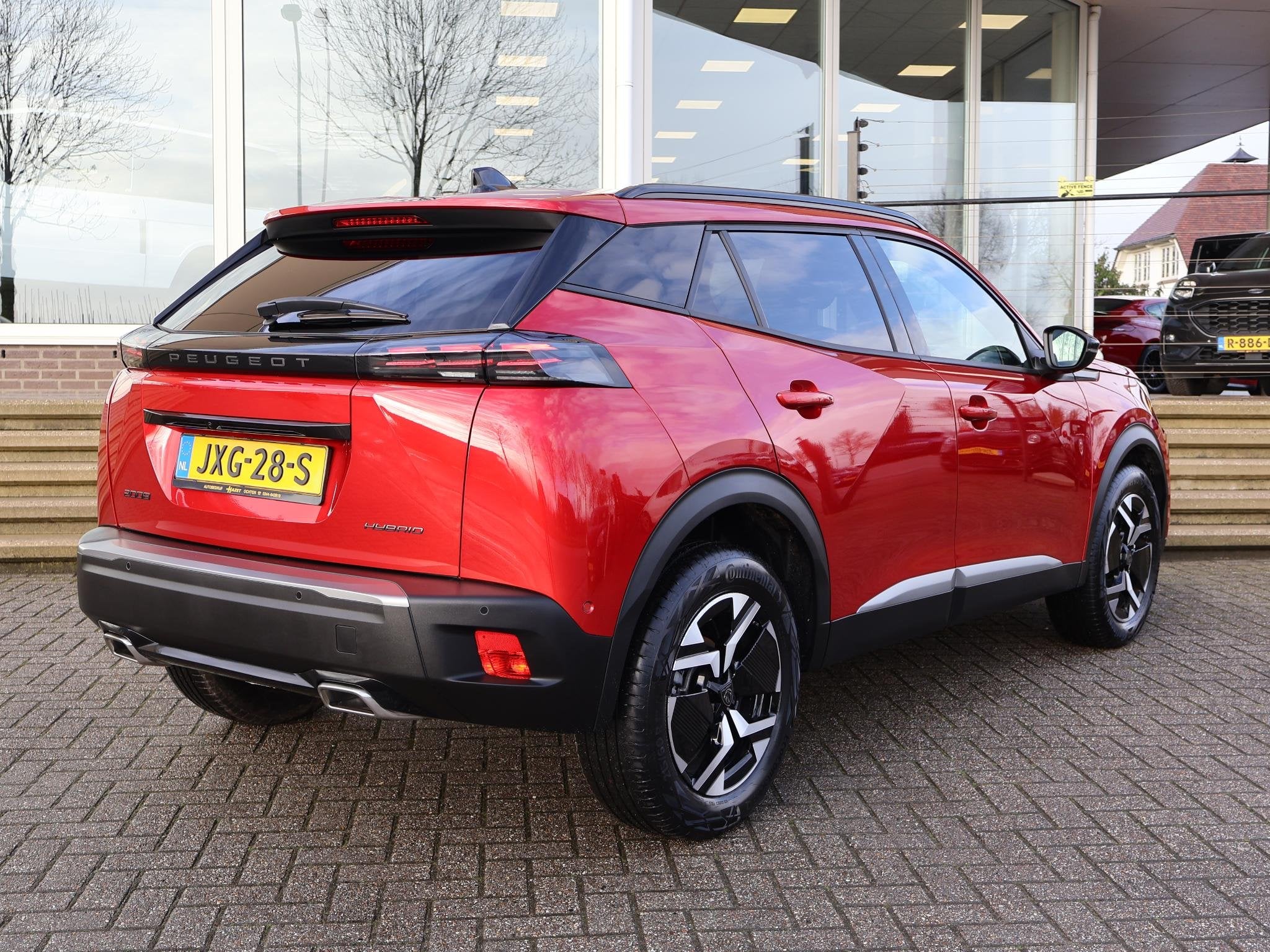 Peugeot 2008 1.2 HYBRID 145 PK ALLURE AUT. + ADAPTIVE CRUISE, Gebruikt, 1199 cc, Leder en Stof, Bedrijf