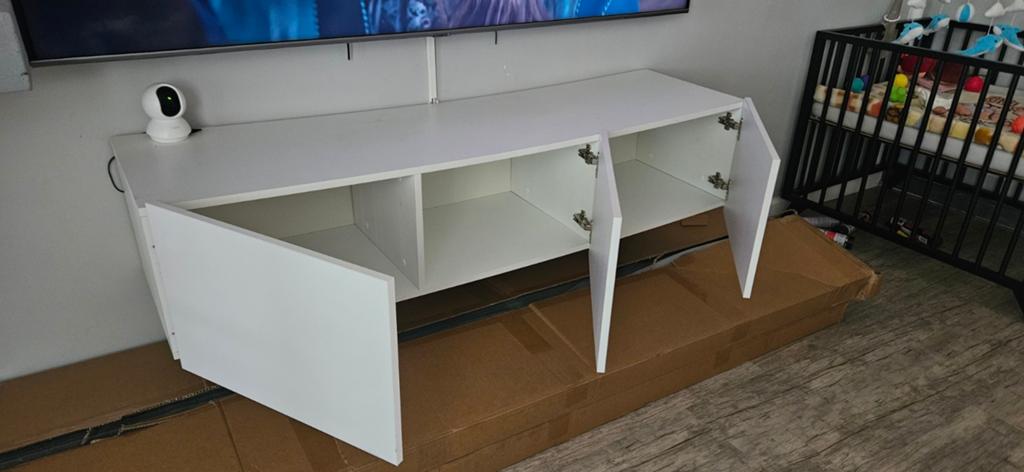 Witte zwevende tv-kast met 3 deuren, Ophalen, Gebruikt, 150 tot 200 cm, Minder dan 100 cm