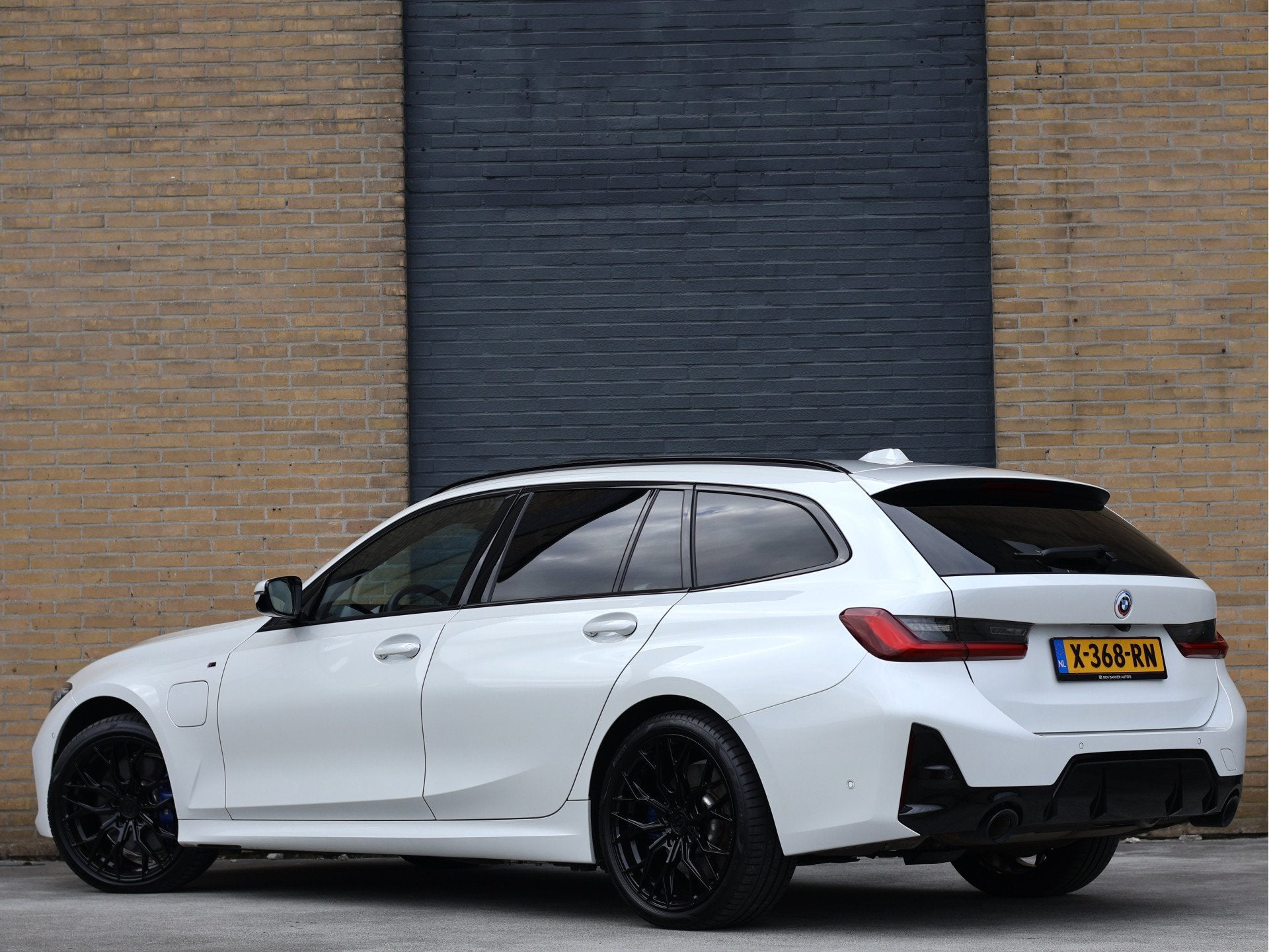 BMW 3 Serie Touring 330e xDrive | Pano | HUD | 360° Camera, Auto's, Gebruikt, 4 cilinders, Leder, Vierwielaandrijving