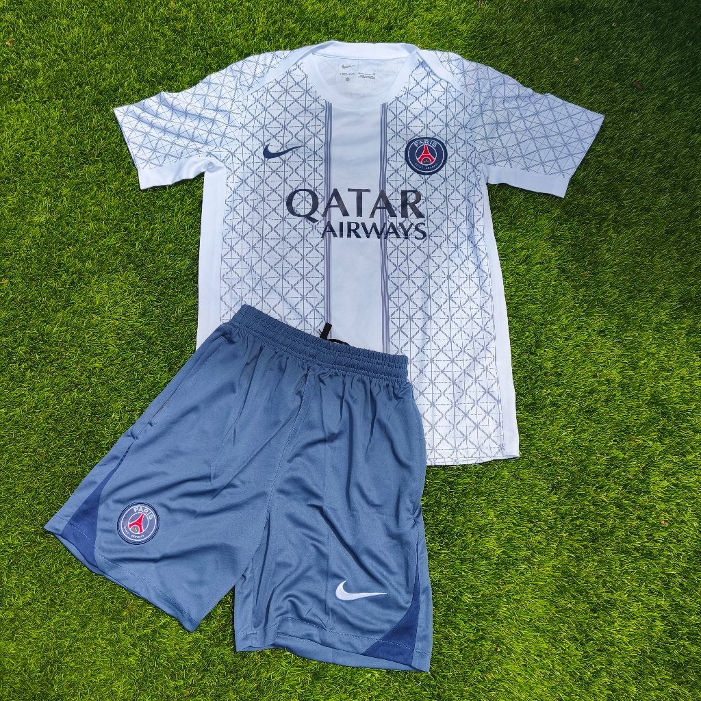 PSG Paris Saint Germain Trainingskpak korte broek maat s, Sport en Fitness, Voetbal, Maat S, Verzenden, Nieuw, Set