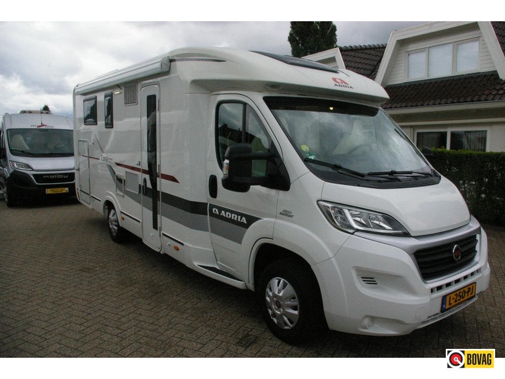 Adria Coral Supreme S 690 SC Queensbed, Garage, Alde, Caravans en Kamperen, Campers, Luifel, Fiat, Vloeistofverwarming, Bedrijf