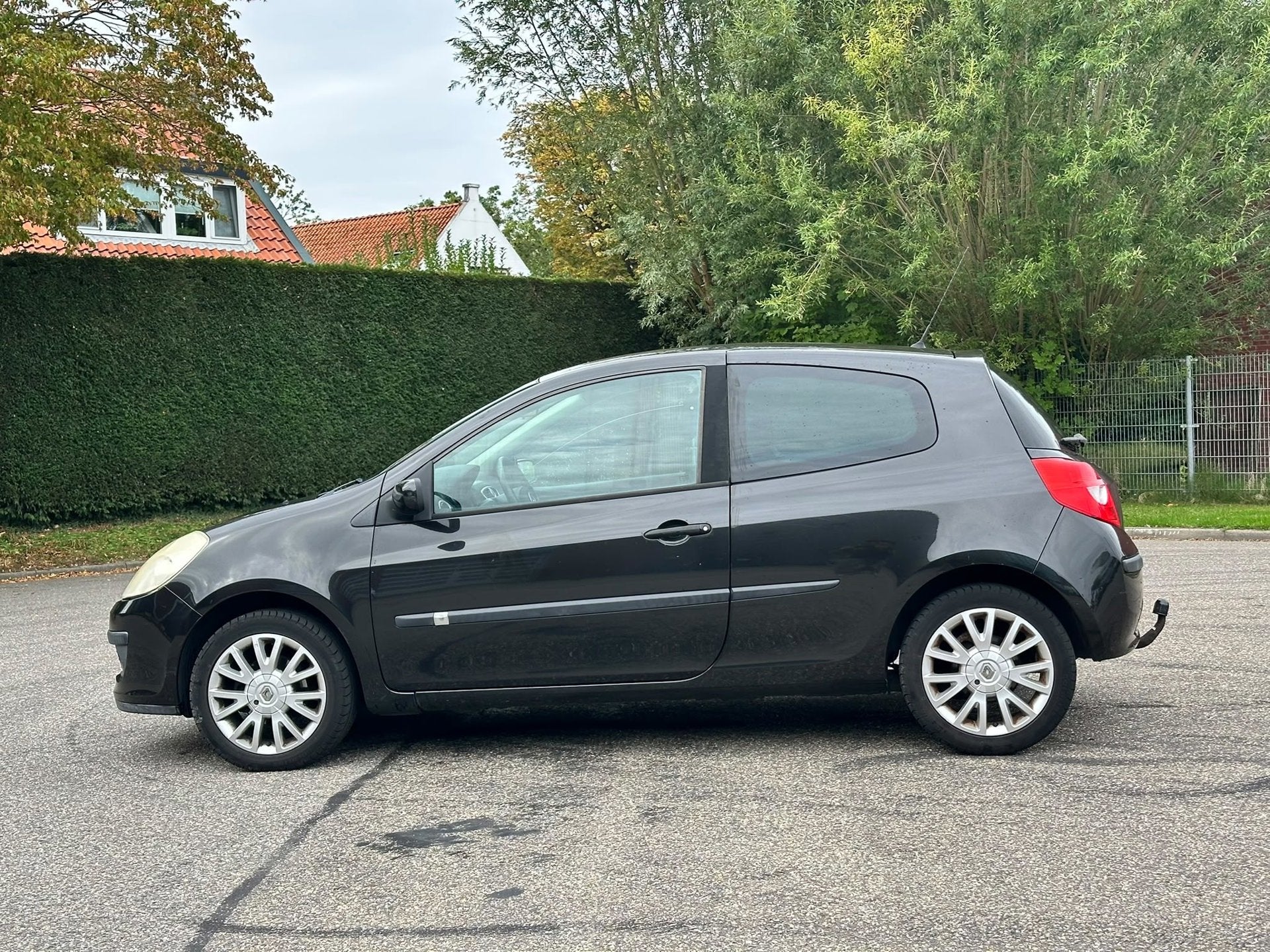 Renault Clio 1.6-16V Dynamique Cruise*Airco*Trekhaak*NAP*LM, Auto's, Renault, Voorwielaandrijving, Dealer onderhouden, Gebruikt