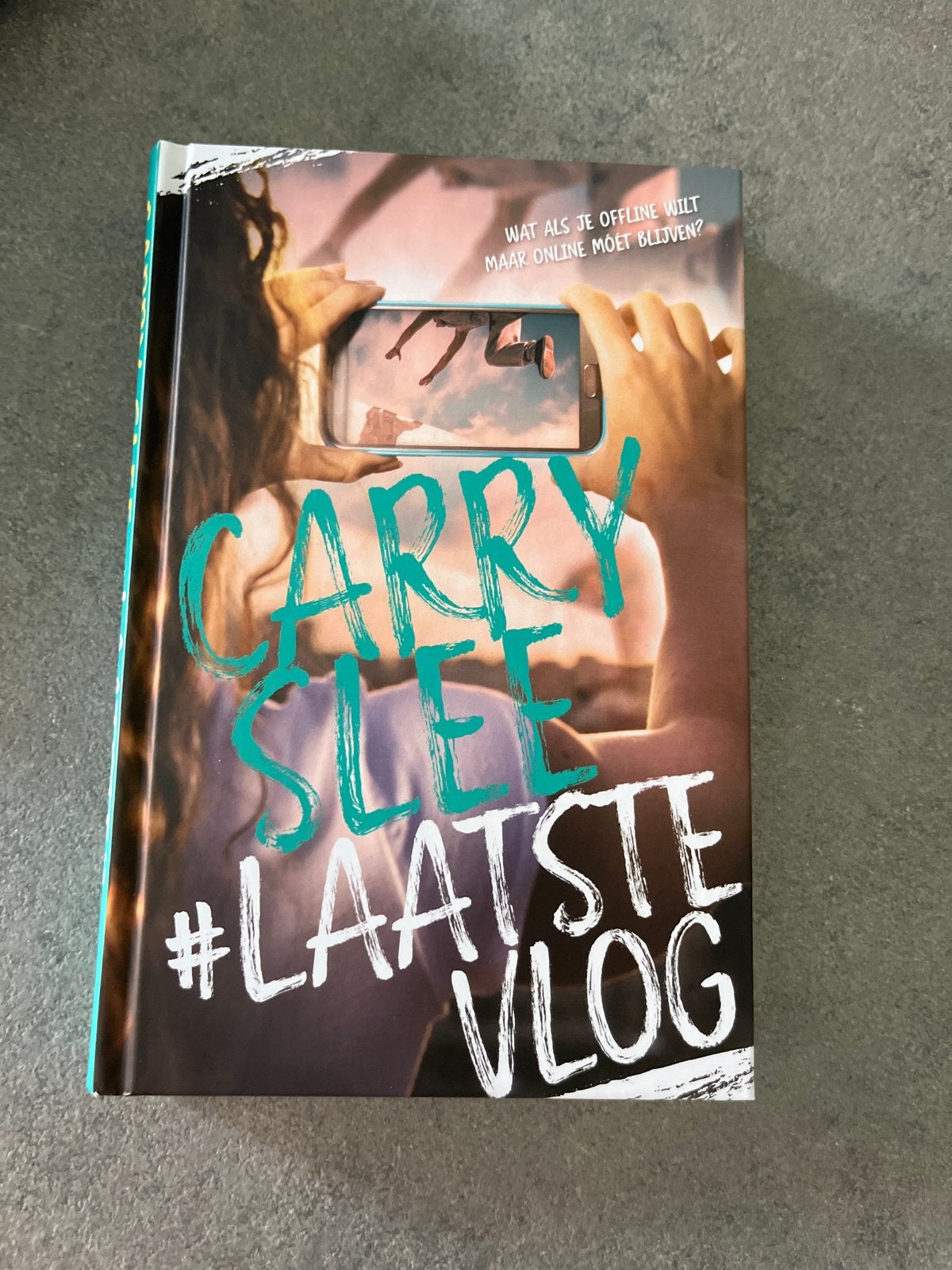 Carry Slee - #LAATSTE VLOG - Als nieuw €10, Ophalen of Verzenden, Zo goed als nieuw, Fictie