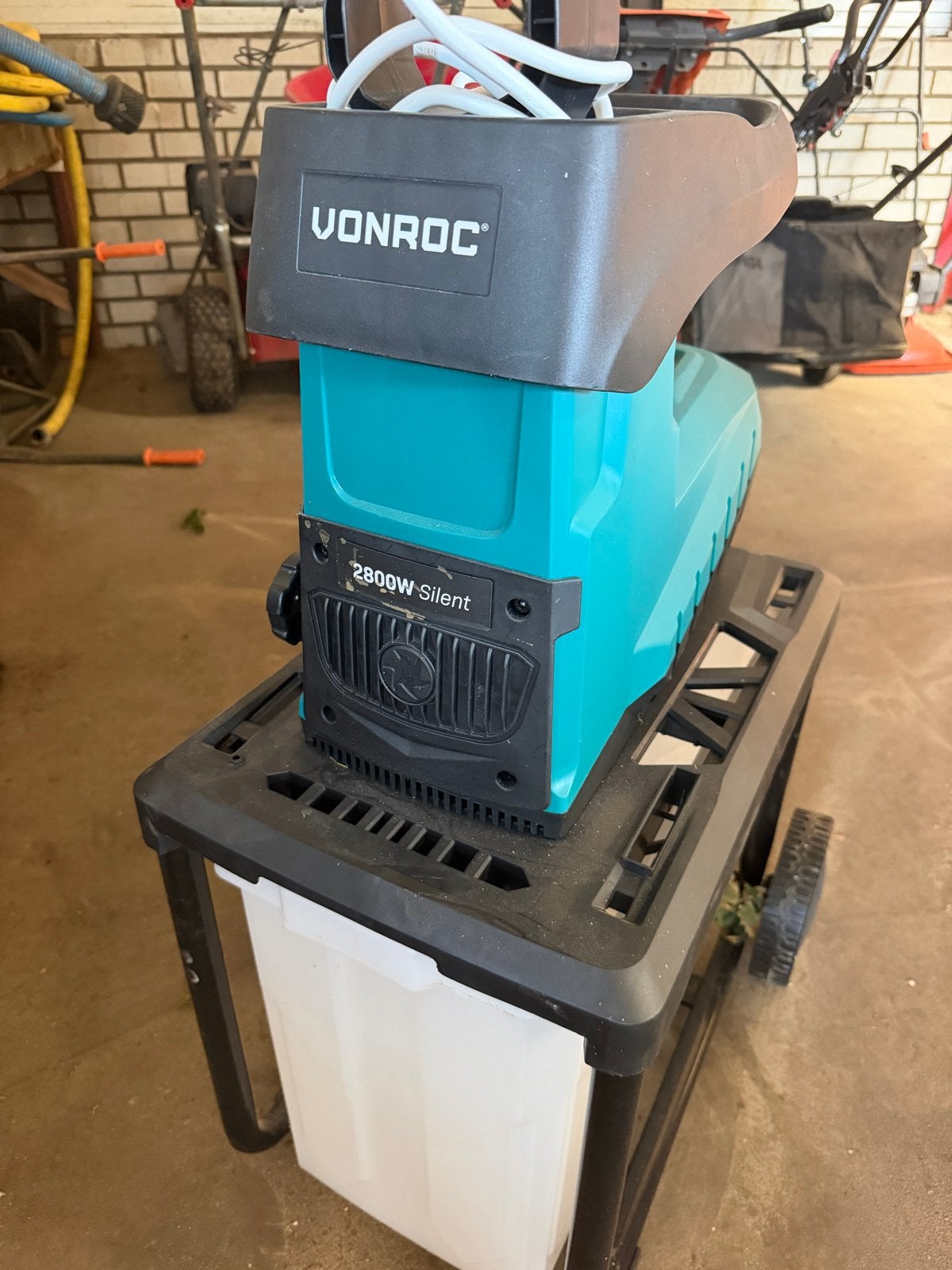 VONROC GS503AC Stille Hakselaar 2800W met Opvangbak, Ophalen, Zo goed als nieuw, Elektrisch, Met opvangbak