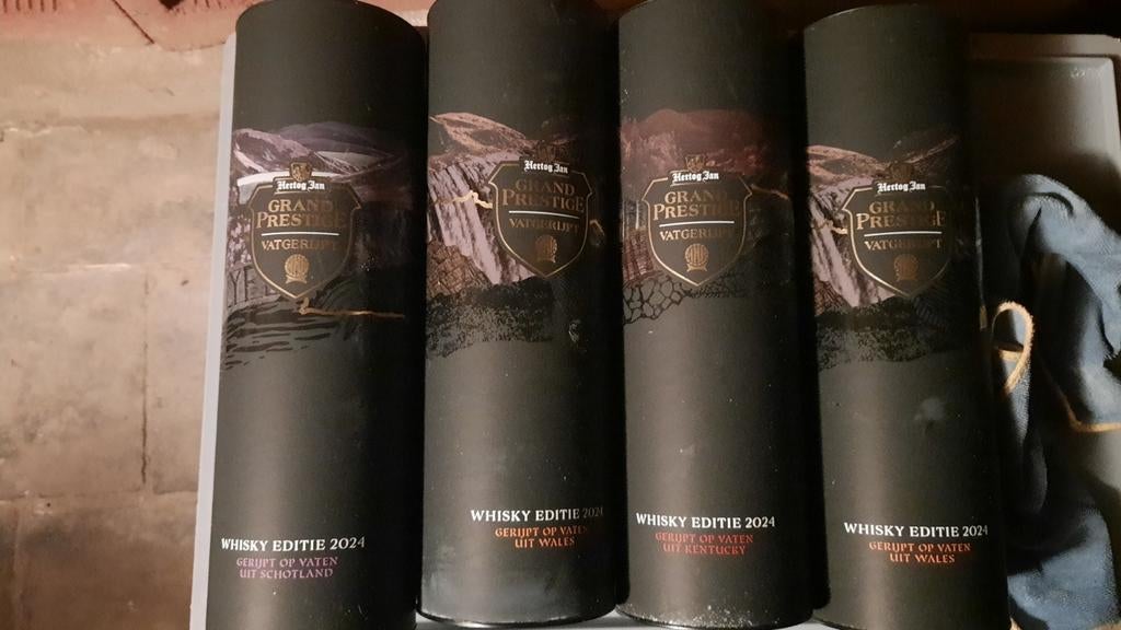 Lege flessen vatgerijpt whiskey editie 2024, Ophalen of Verzenden, Flesje(s), Overige merken