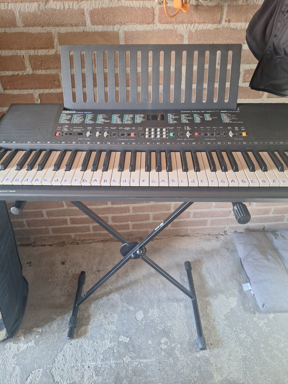 Yamaha PSR-300 Keyboard met standaard en boekjes, Muziek en Instrumenten, Ophalen, Yamaha, Met standaard, 61 toetsen