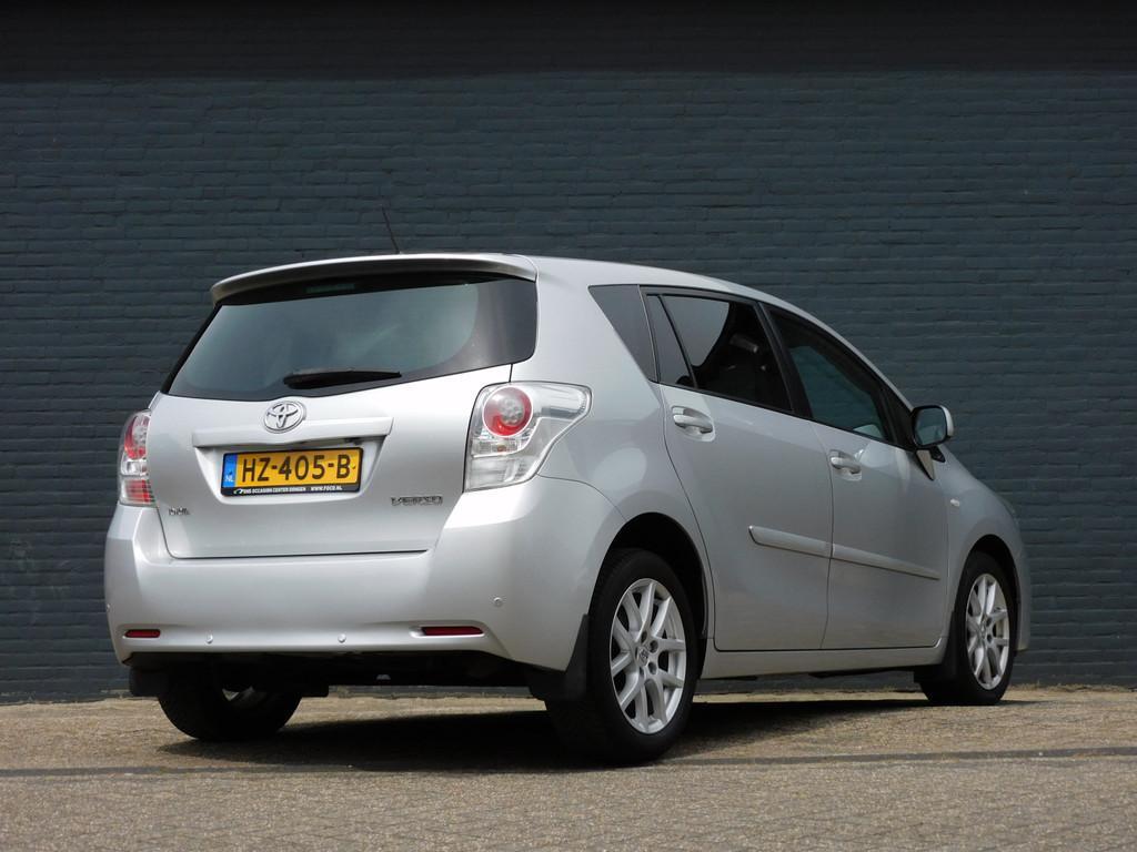 Toyota Verso 1.8 VVT-i Dynamic Business Limited PANODAK! NAV, Euro 5, Gebruikt, 4 cilinders, 14 km/l
