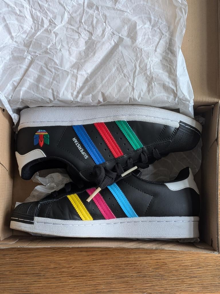 Adidas Superstars maat 37 1/3 nieuw met kaartjes, Adidas, Ophalen of Verzenden, Nieuw