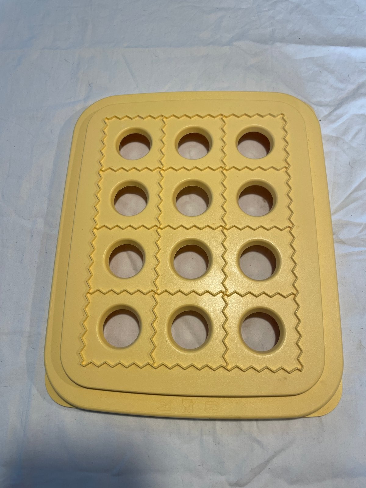 Ravioli maker - Gele ravioli vorm, Nieuw, Ophalen of Verzenden, Pastamachine, Overige merken