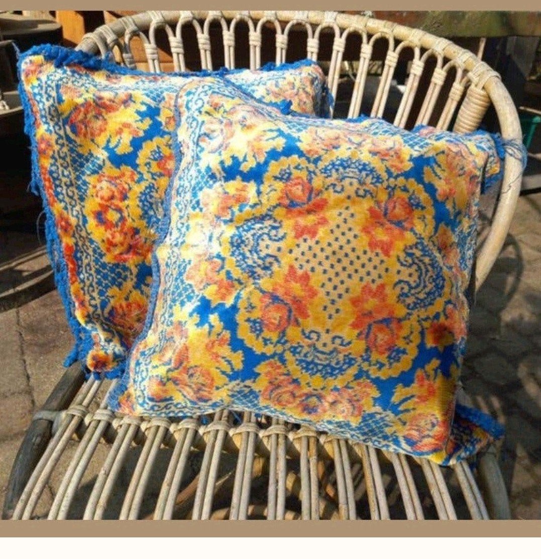 Vintage Kussens Blauw Geel Bloemenpatroon (2 stuks), Overige merken, Gebruikt, Vierkant, Ophalen of Verzenden