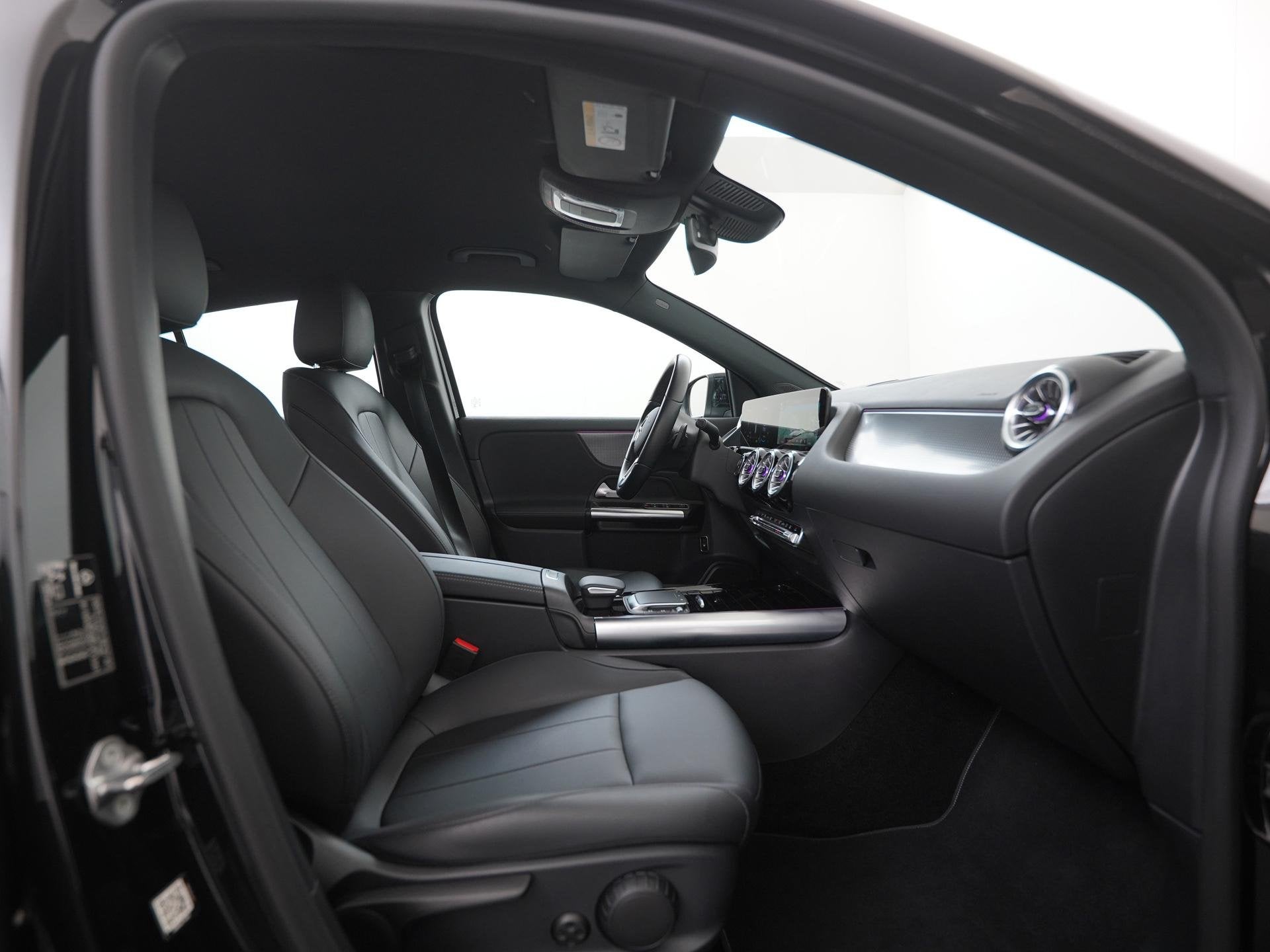 Mercedes-Benz GLA-klasse 250e Business Line | Trekhaak | Led, 4 cilinders, Zwart, Bedrijf, Hybride Elektrisch/Benzine