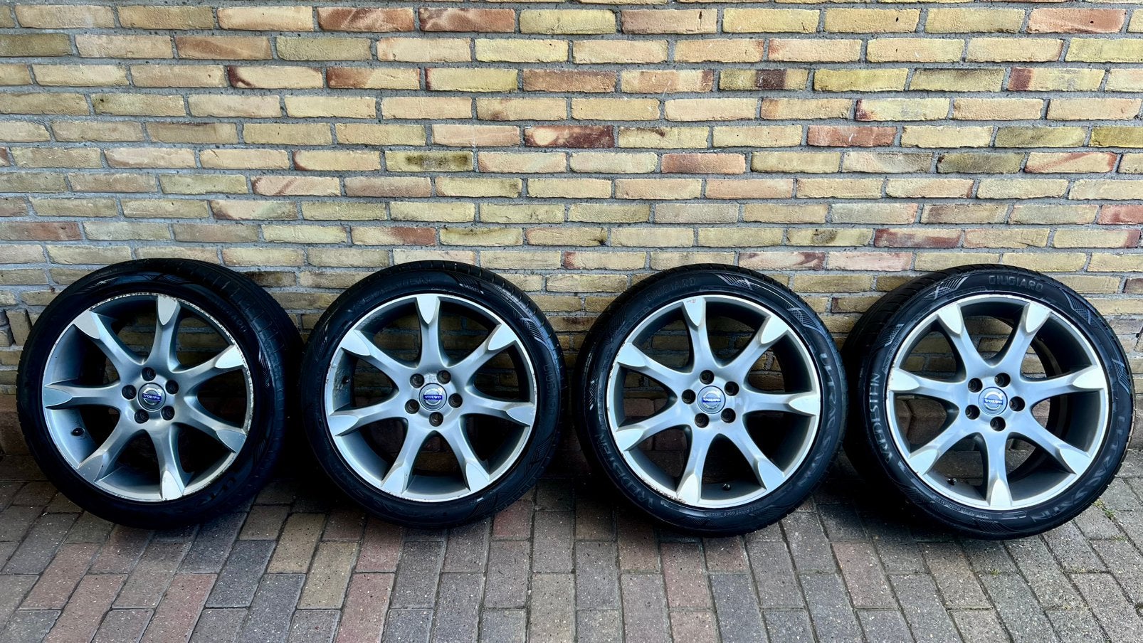 18 inch Volvo Fortuna Origineel, Auto-onderdelen, Banden en Velgen, Ophalen, 18 inch, Velg(en), Zomerbanden