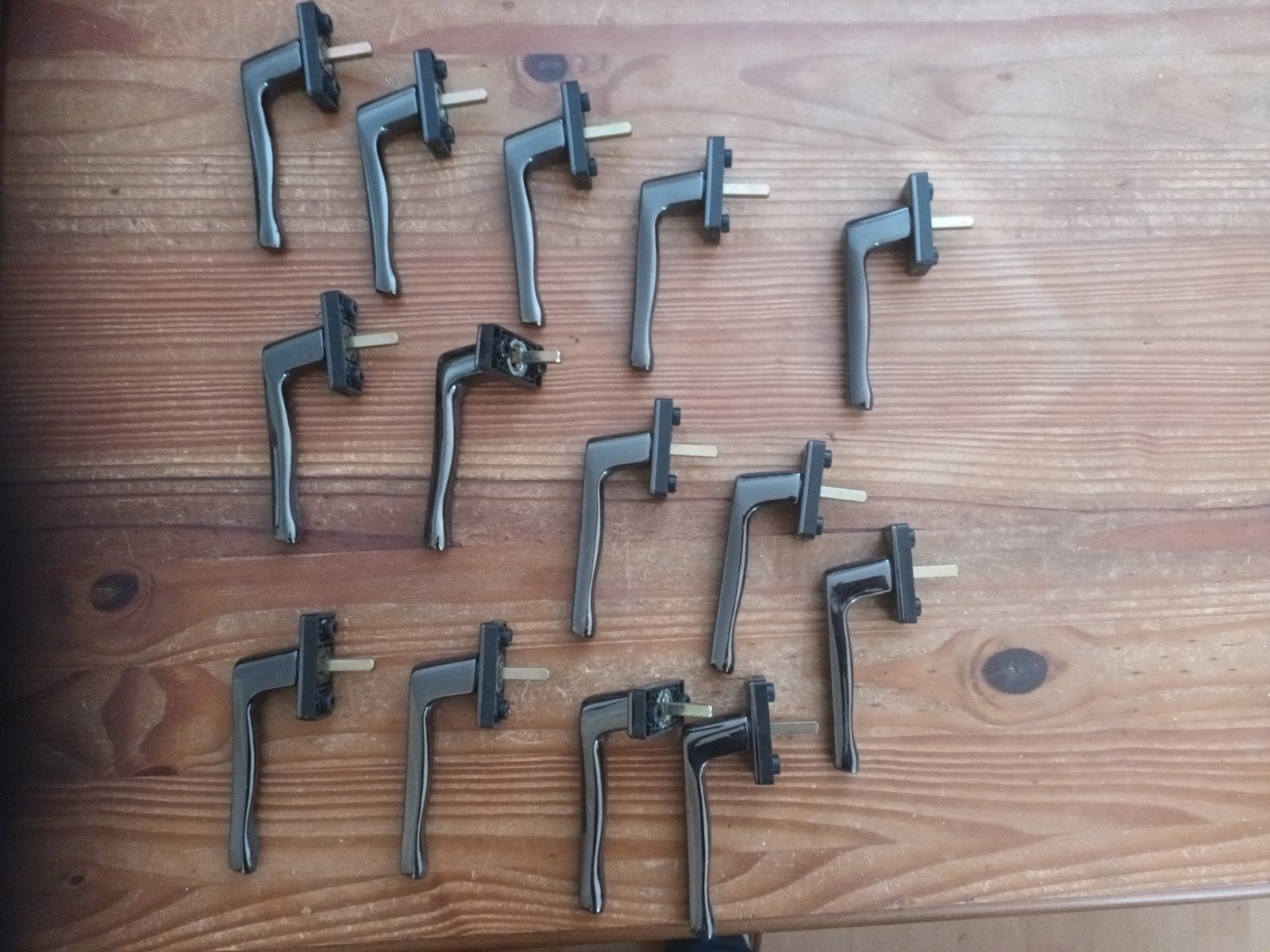 Set van 12 Gebruikte Raamklinken - Antraciet, Ophalen of Verzenden