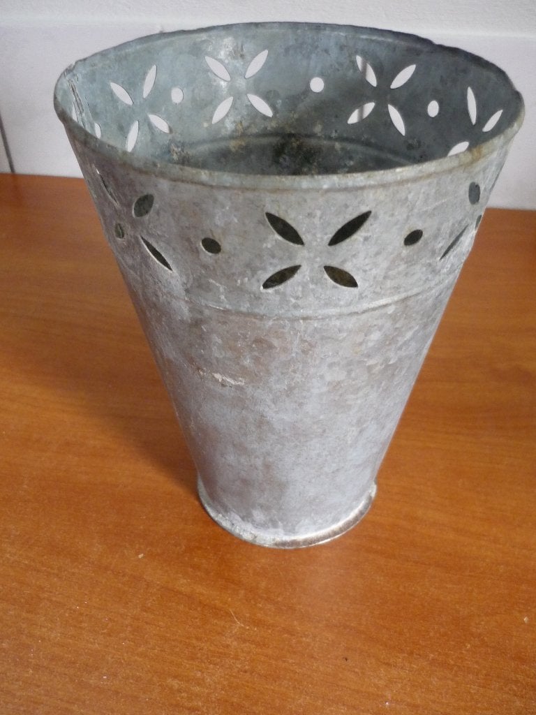 zinken bloempot, Tuin en Terras, Rond, Ophalen of Verzenden, Metaal, Minder dan 40 cm