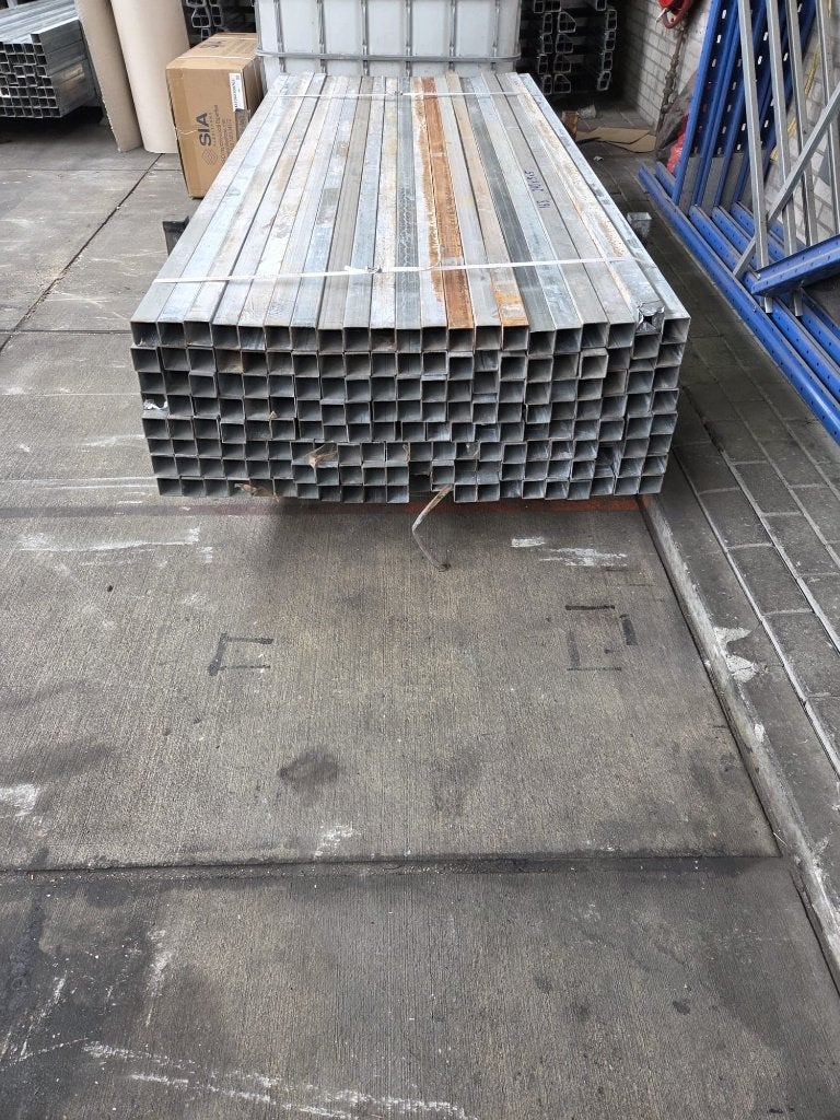 Gegalvaniseerde buizen 240x5x5 - 168 stuks, Doe-het-zelf en Verbouw, Ophalen, Gebruikt, IJzer