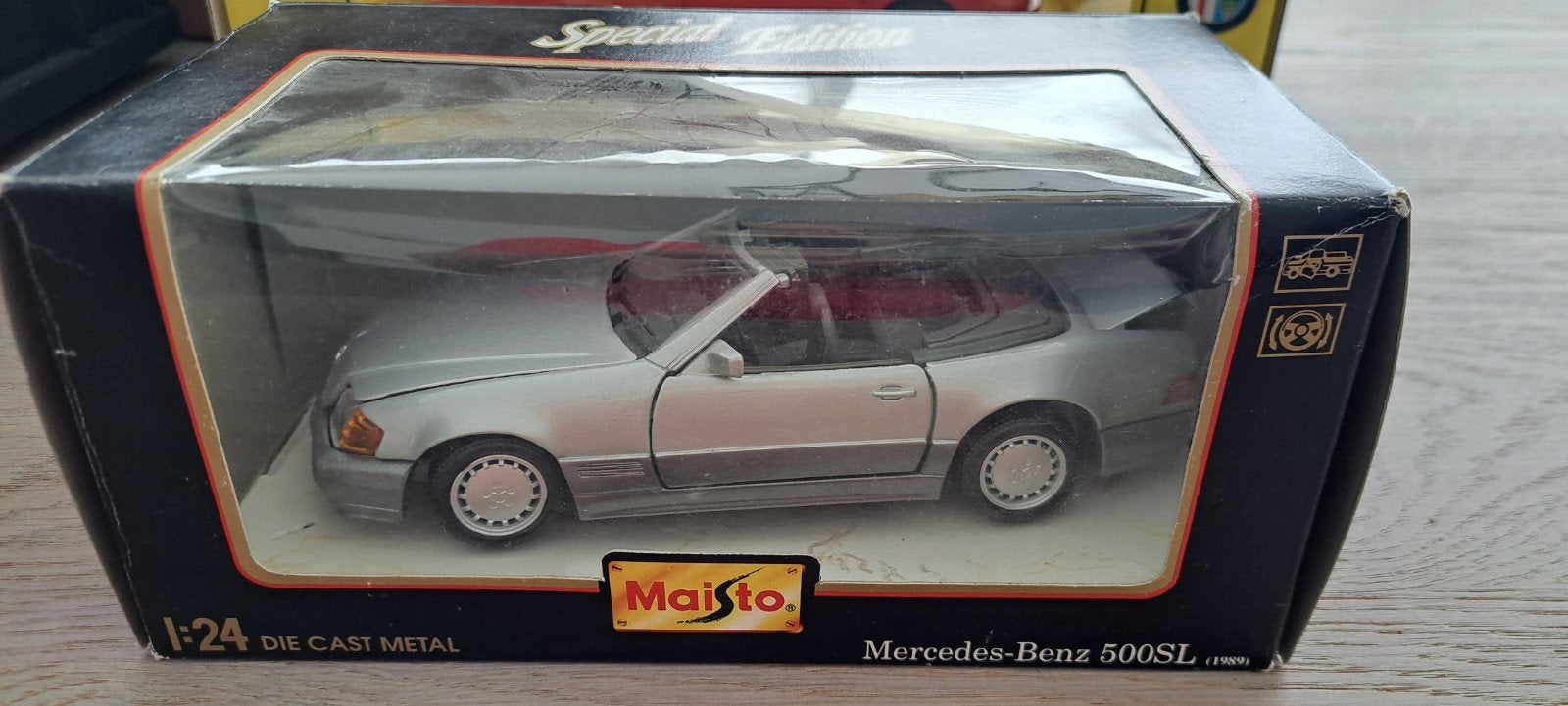 Maisto Mercedes-Benz 500SL (1989) 1:24 Diecast Model, Hobby en Vrije tijd, Modelauto's | 1:24, Ophalen of Verzenden, Zo goed als nieuw