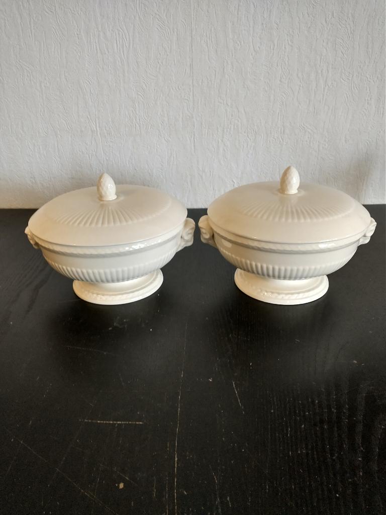 Wedgwood Edme 2 dekschalen met deksel, Ophalen of Verzenden, Nieuw, Aardewerk, Schaal of Schalen