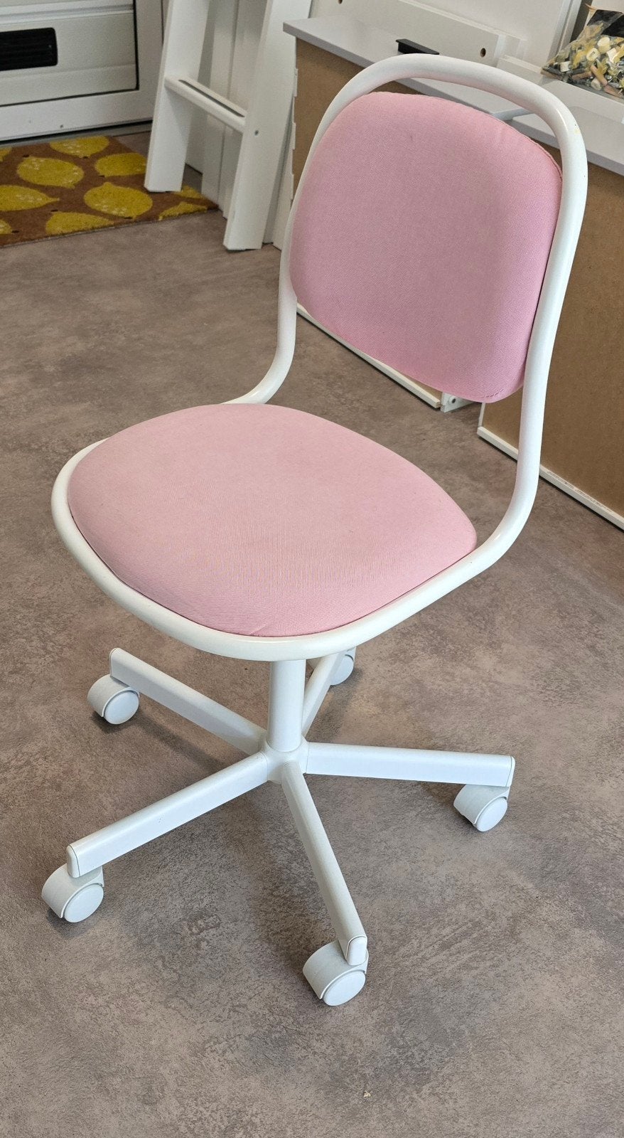 IKEA ÖRFJÄLL Kinderbureaustoel - wit/Vissle roze, Ophalen, Zo goed als nieuw, Roze, Bureaustoel