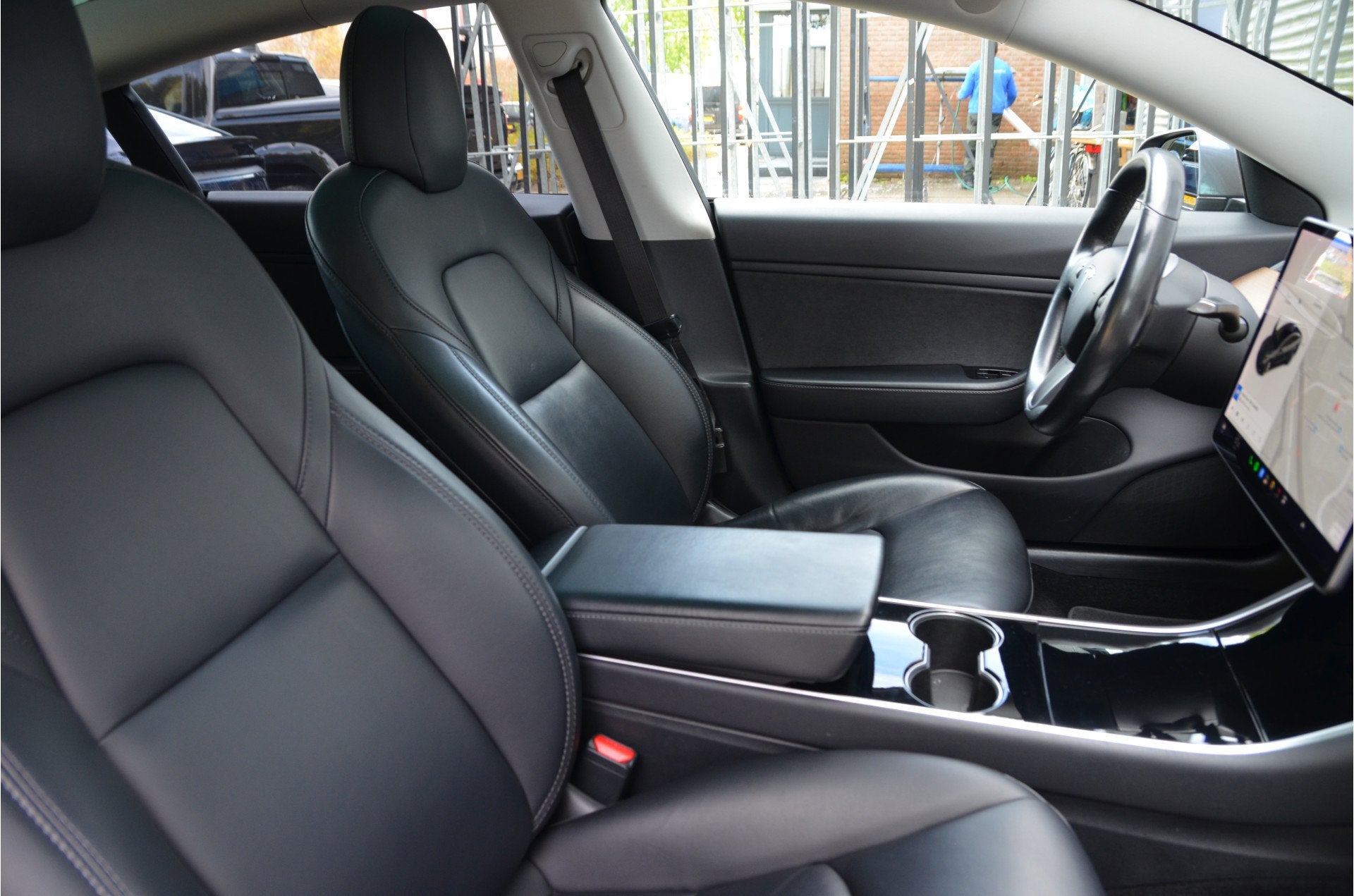 Tesla Model 3 Long Range AWD 75 kWh Trekhaak (1.000kg) AutoP, Leder, 351 pk, 1000 kg, 84 €/maand