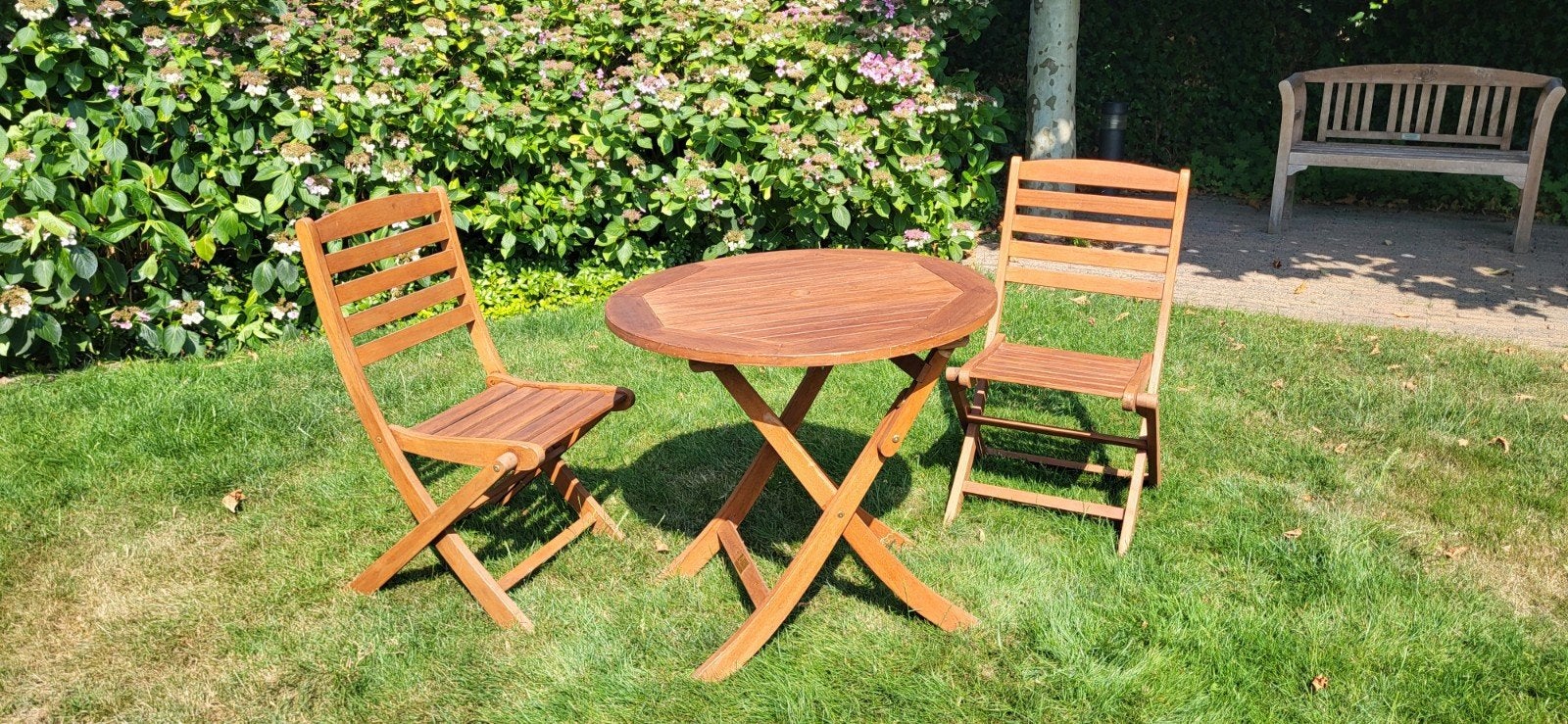 Houten tuinset met 2 stoelen en ronde tafel, 2 zitplaatsen, Gebruikt, Ophalen of Verzenden, Tuinset