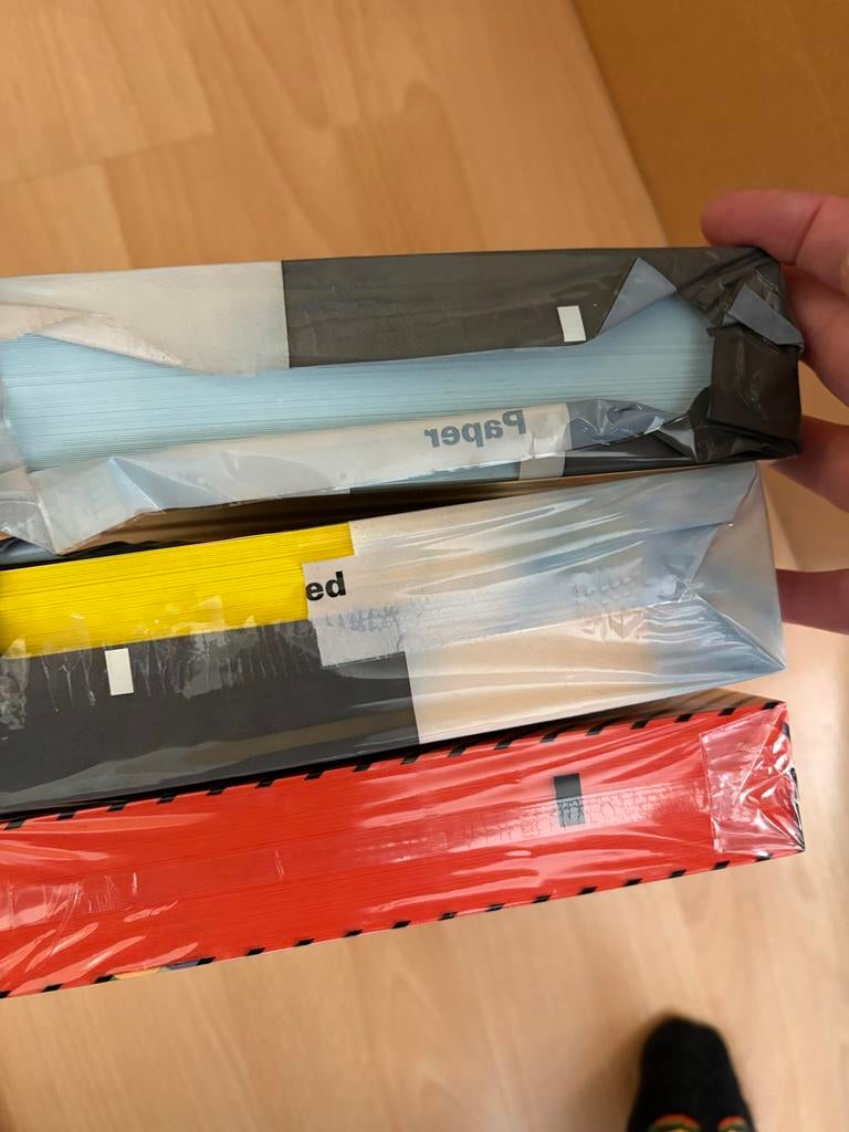 Drie pakken gekleurd papier, Diversen, Papierwaren, Ophalen of Verzenden, Nieuw