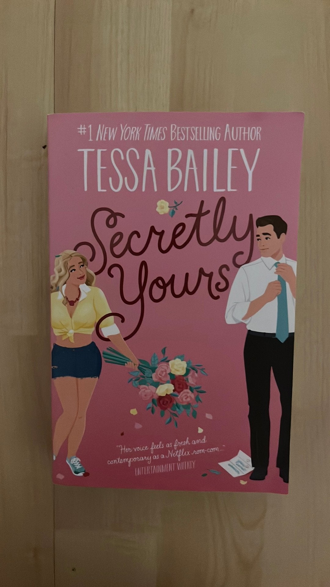 Secretly yours - Tessa Bailey, Boeken, Ophalen of Verzenden, Zo goed als nieuw