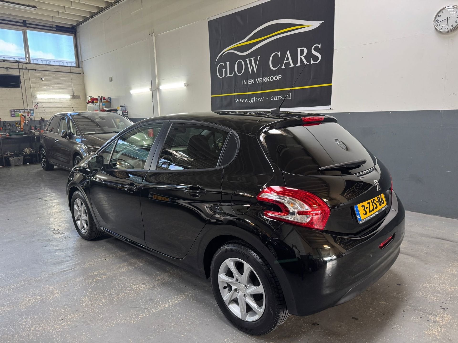 Peugeot 208 1.2 PureTech Style Pack |AIRCO|CRUISE|NAVI|NAP|, Auto's, Voorwielaandrijving, Stof, Gebruikt, 1199 cc