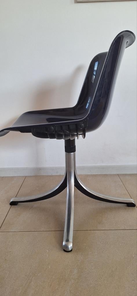 Draaistoel tecno, italiaans design jaren 70, Huis en Inrichting, Stoelen, Gebruikt, Twee, Blauw, Ophalen of Verzenden
