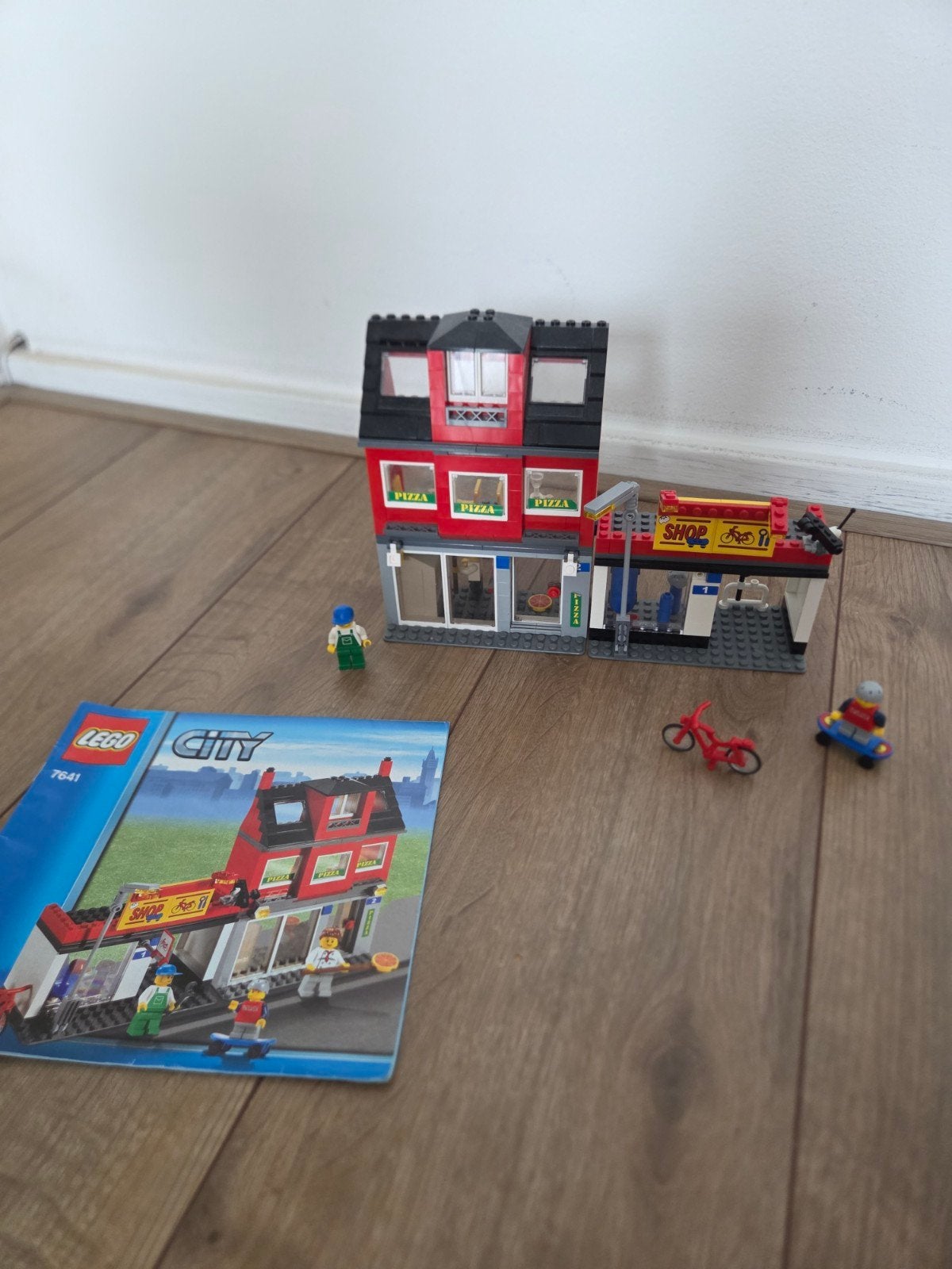 Lego City 7641: Pizzatent en Fietsenwinkel, Lego, Ophalen of Verzenden, Inclusief instructies, Complete set