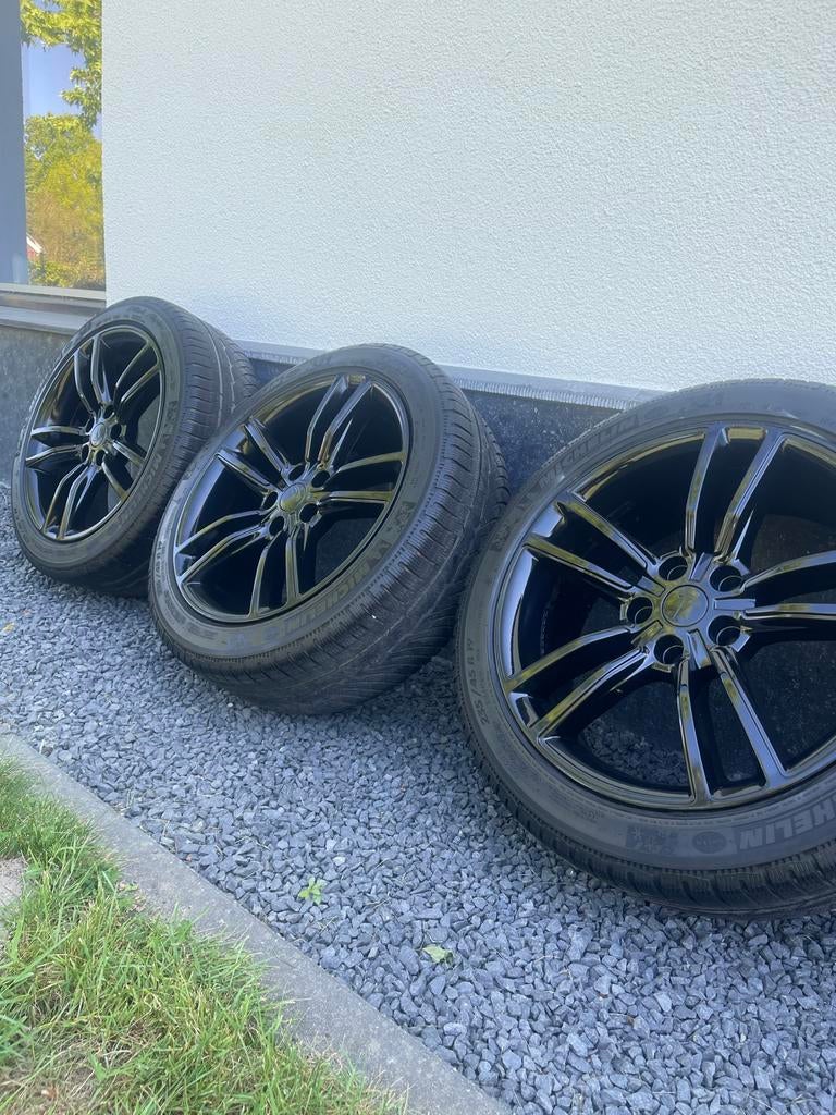 Tesla Model S 19 inch velgen met nette winterbanden en TPMS, Auto-onderdelen, Banden en Velgen, Gebruikt, Banden en Velgen, Winterbanden