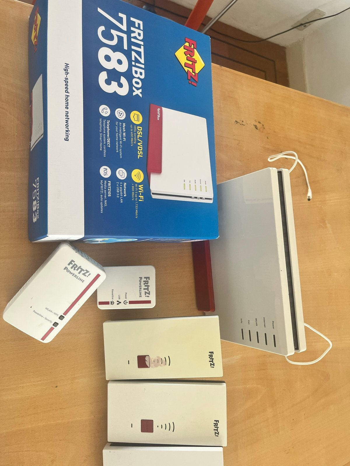 Nieuwe FRITZ!Box 7583 in doos Router met Powerline Adapters, Ophalen of Verzenden, Nieuw, Router met modem